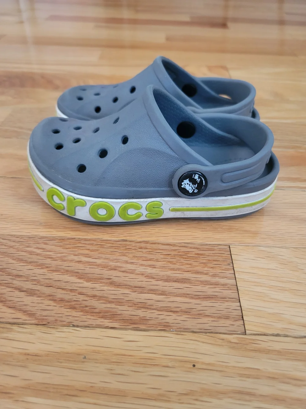 CROCS Kids Gray Bayaband Clog with Lime Stripe | 8